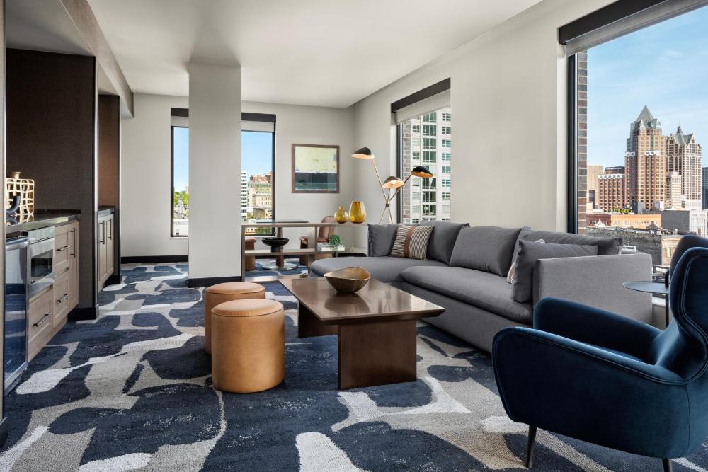 One-Bedroom King Suite with City View interior